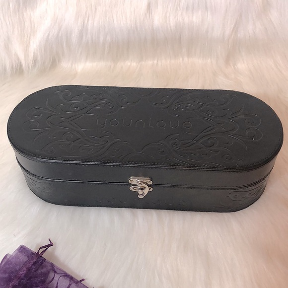Younique Makeup Sample Case, Makeup Case, Charms & Pin - Picture 4 of 7